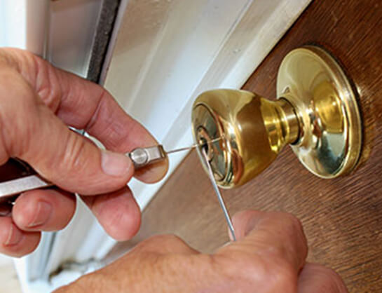 Dépannage et serrurerie par JVV Vérandas